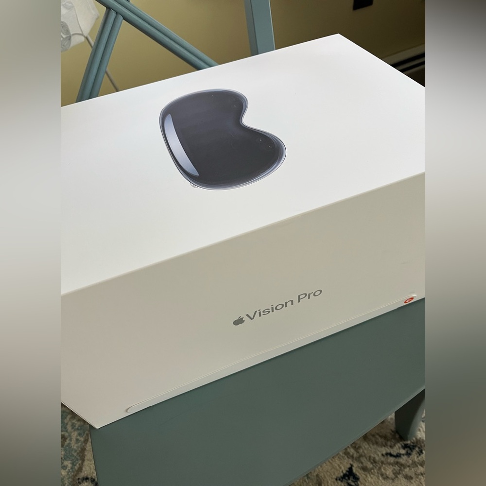 New in Box Apple Vision Pro 256GB